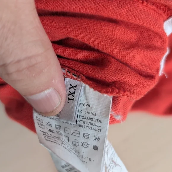 🇮🇹Trussardi Red Polo Shirt with Classic Design - Picture 13 of 13